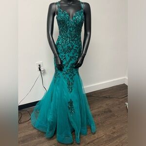 Stella Couture 25131 Size 4 Emerald Green Beaded Corset Mermaid Long Dress NWT